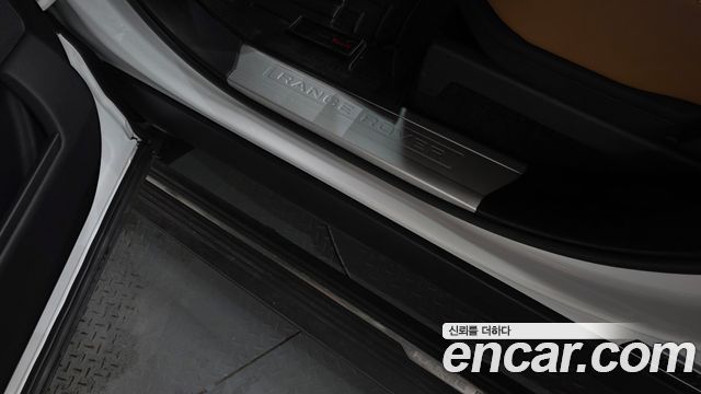 Land Rover Range Rover 2019 — photo 24