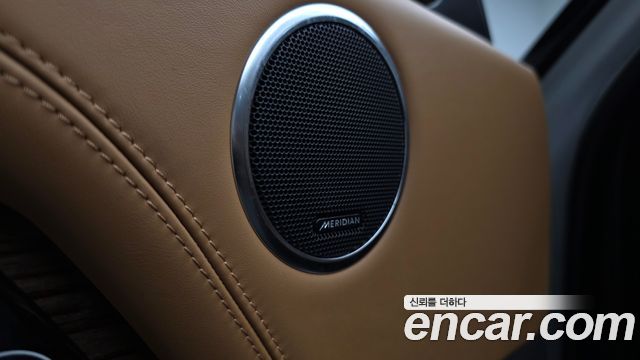Land Rover Range Rover 2019 — photo 25