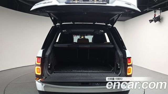 Land Rover Range Rover 2019 — photo 26