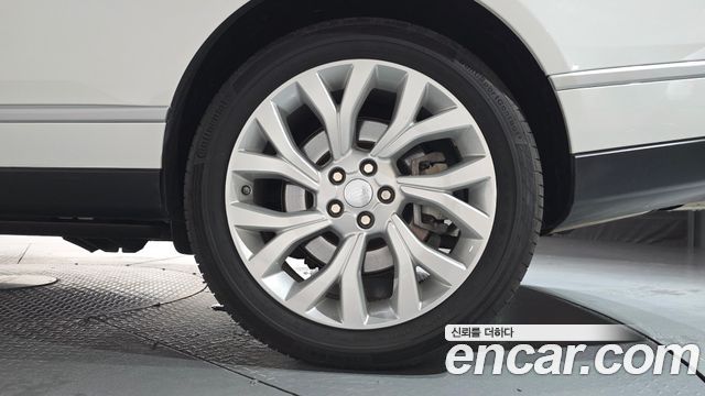 Land Rover Range Rover 2019 — photo 7