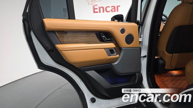 Land Rover Range Rover 2019 — photo 15