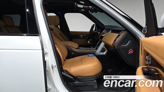 Land Rover Range Rover 2019 — photo 16