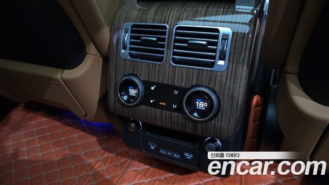 Land Rover Range Rover 2019 — photo 31