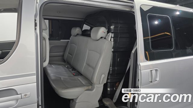 Hyundai Starex 2018 — photo 11