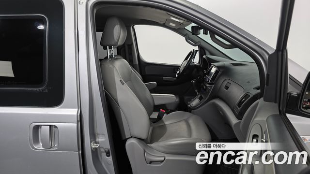 Hyundai Starex 2018 — photo 12