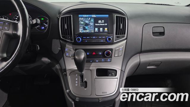 Hyundai Starex 2018 — photo 19