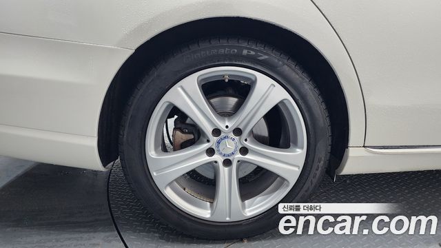 Mercedes-Benz E-Class 2017 — photo 5