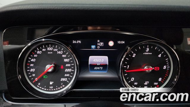 Mercedes-Benz E-Class 2017 — photo 11