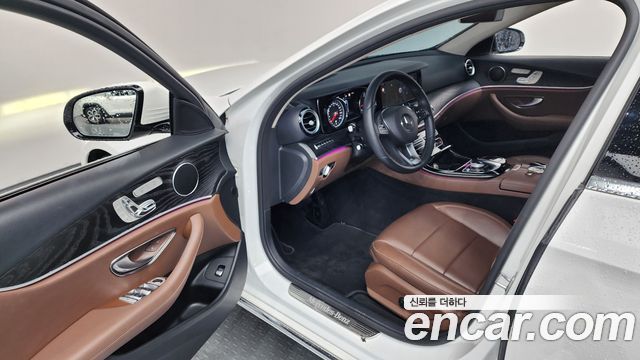 Mercedes-Benz E-Class 2017 — photo 13