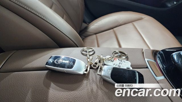 Mercedes-Benz E-Class 2017 — photo 21