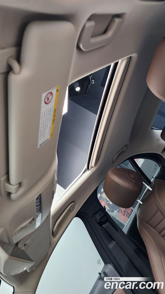 Mercedes-Benz E-Class 2017 — photo 23