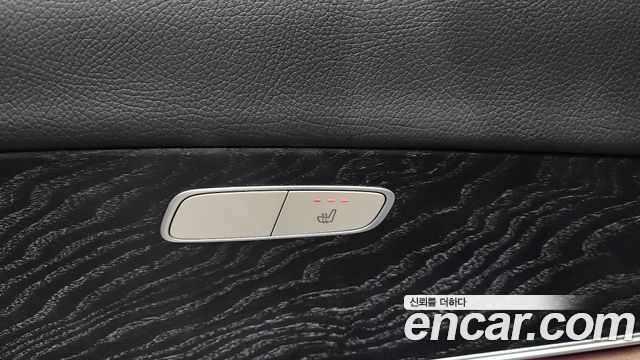 Mercedes-Benz E-Class 2017 — photo 31