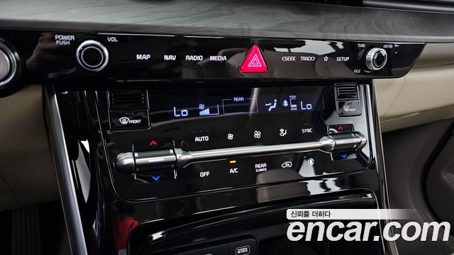 Kia Canival 2023 — photo 24