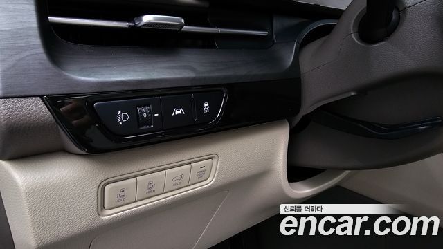 Kia Canival 2023 — photo 25