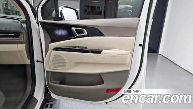 Kia Canival 2023 — photo 15
