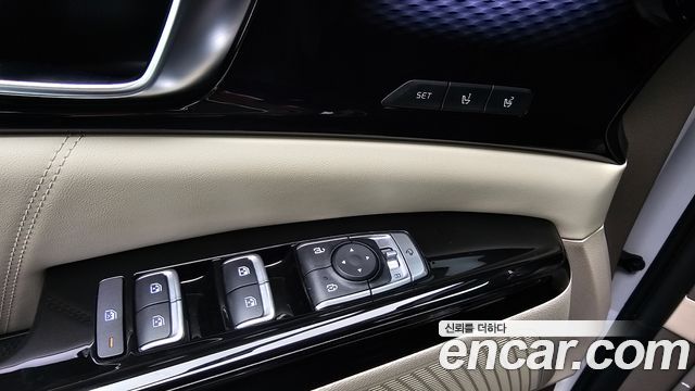Kia Canival 2023 — photo 28