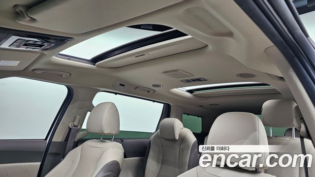 Kia Canival 2023 — photo 32