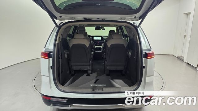Kia Canival 2023 — photo 34