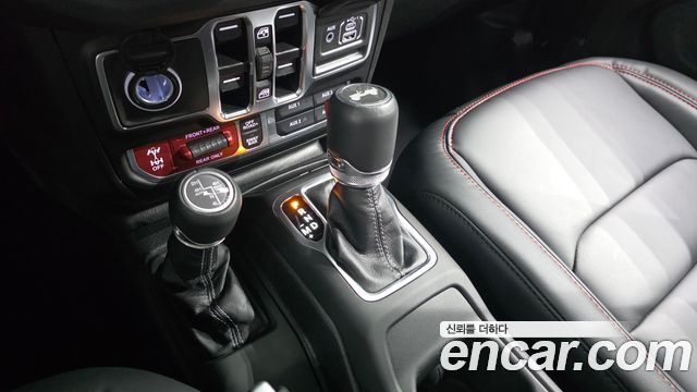 Jeep Wrangler 2025 — photo 9