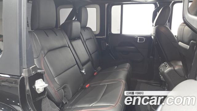 Jeep Wrangler 2025 — photo 11