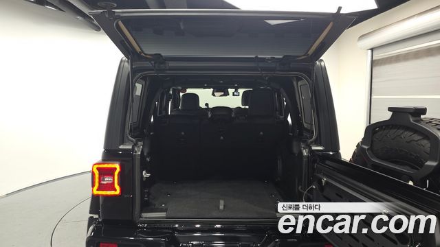 Jeep Wrangler 2025 — photo 20