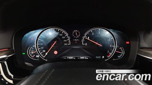 BMW 5-Series 2018 — photo 11