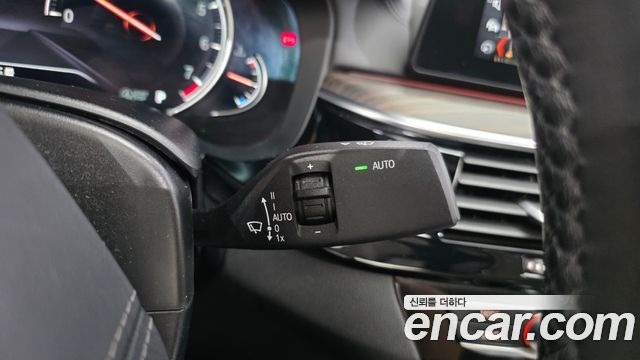 BMW 5-Series 2018 — photo 22