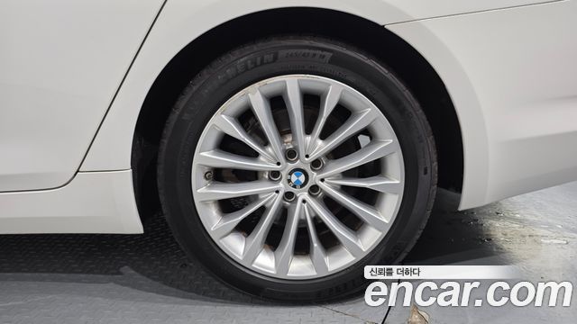 BMW 5-Series 2018 — photo 7