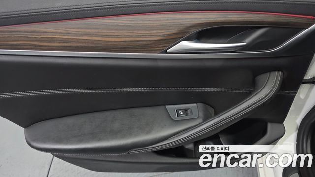 BMW 5-Series 2018 — photo 15