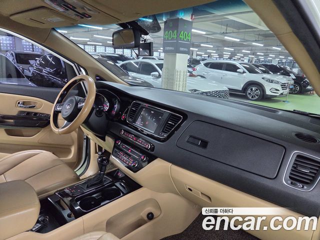 Kia Canival 2016 — photo 11