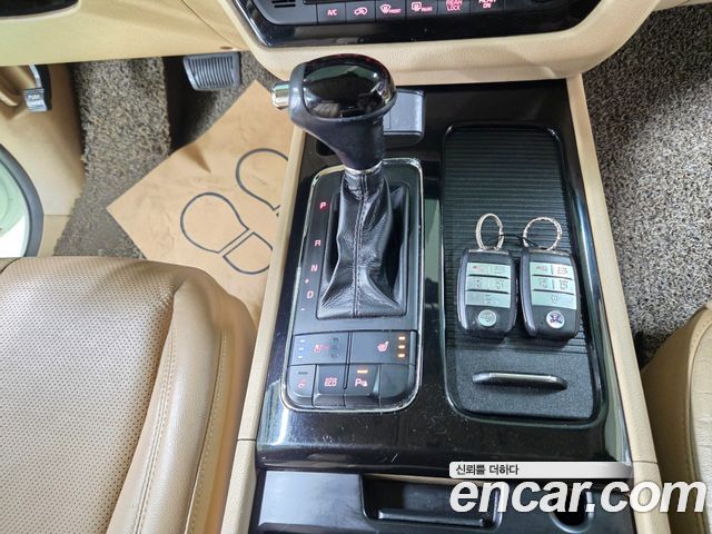 Kia Canival 2016 — photo 16