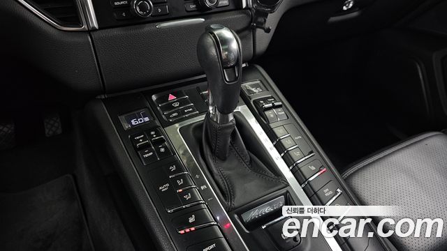 Porsche Macan 2015 — photo 9