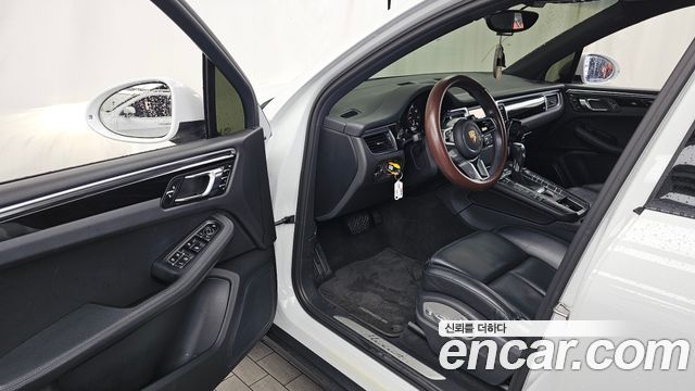 Porsche Macan 2015 — photo 10