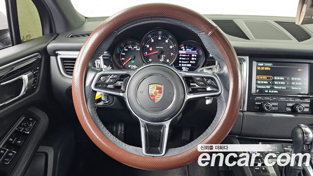 Porsche Macan 2015 — photo 13
