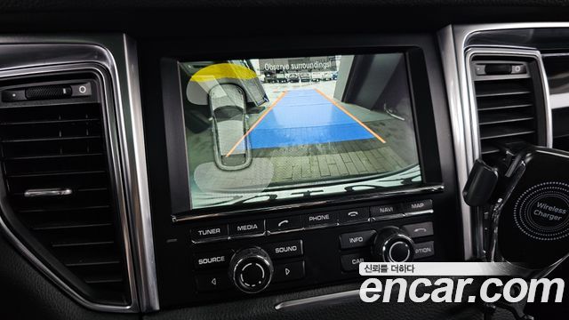 Porsche Macan 2015 — photo 15