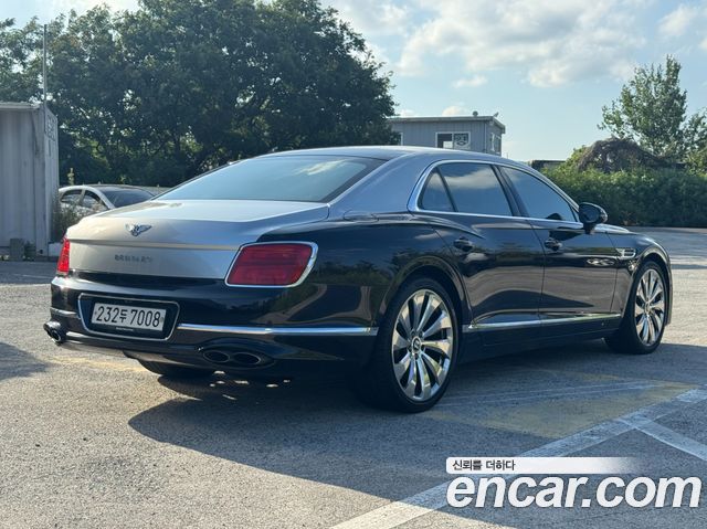 Bentley Flying Spur 2021 — photo 2