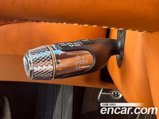 Bentley Flying Spur 2021 — photo 12