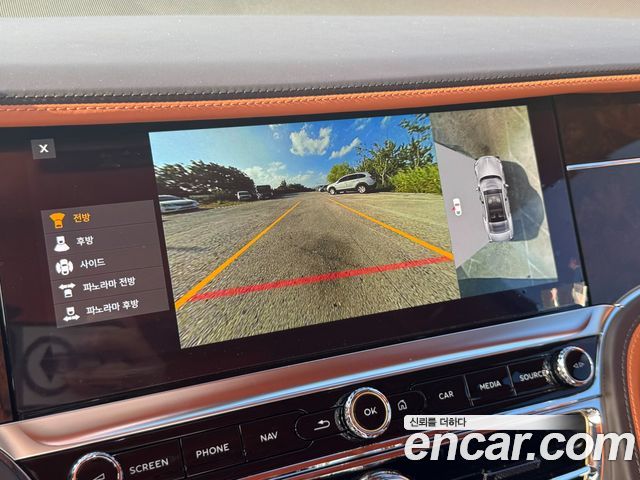 Bentley Flying Spur 2021 — photo 15
