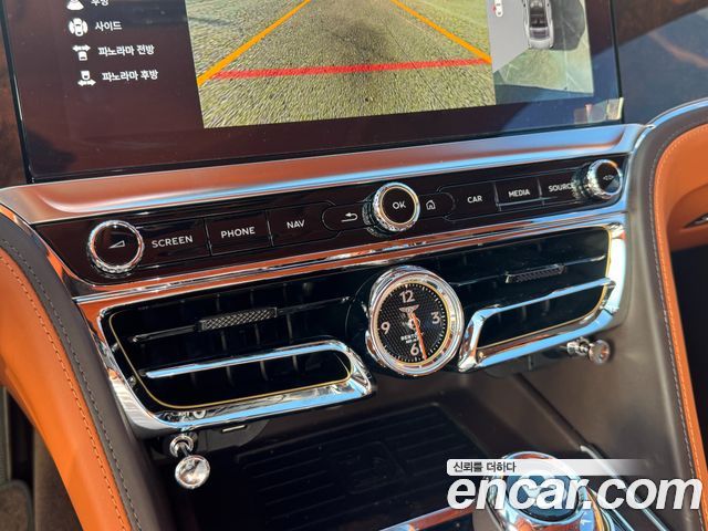 Bentley Flying Spur 2021 — photo 16