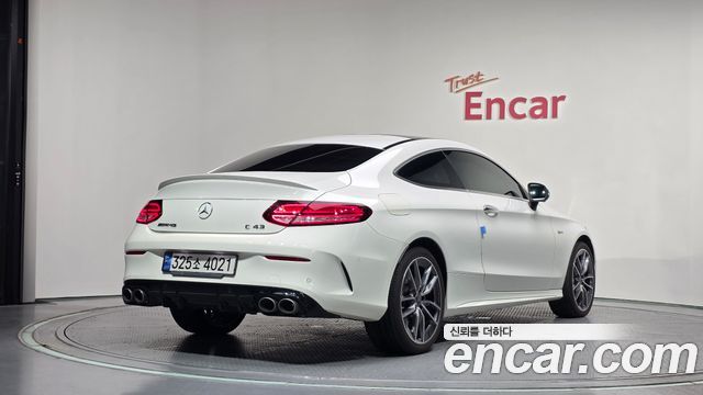 Mercedes-Benz C-Class 2021 — photo 2
