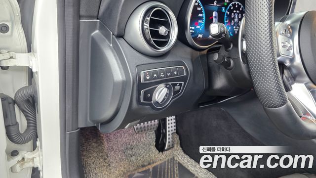 Mercedes-Benz C-Class 2021 — photo 25