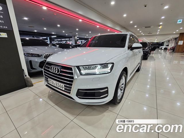 Audi Q7 2019 — photo 1