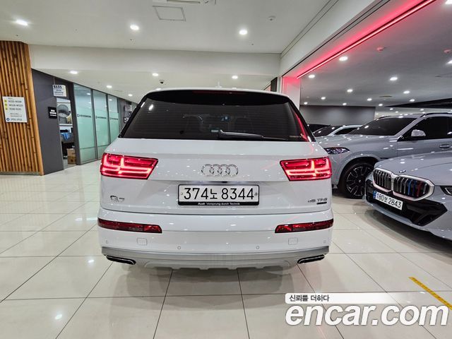 Audi Q7 2019 — photo 4