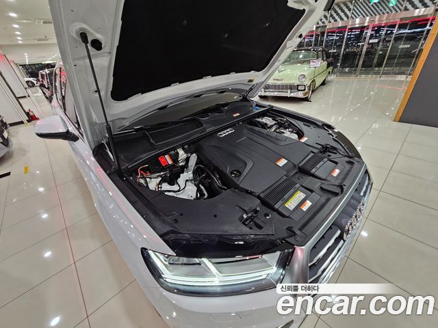 Audi Q7 2019 — photo 6