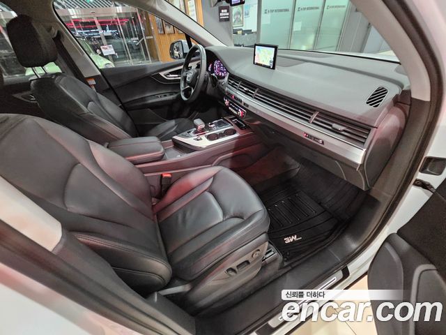 Audi Q7 2019 — photo 13