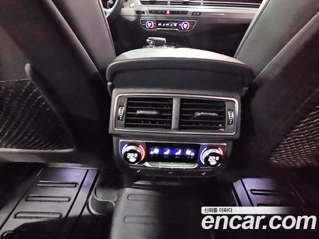 Audi Q7 2019 — photo 14