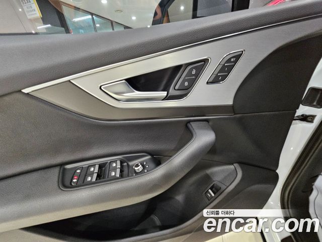 Audi Q7 2019 — photo 15
