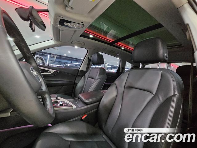 Audi Q7 2019 — photo 20