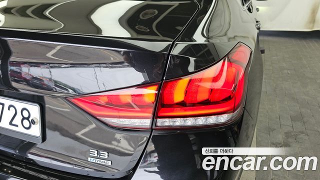 Genesis G80 2018 — photo 9