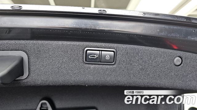 Genesis G80 2018 — photo 27